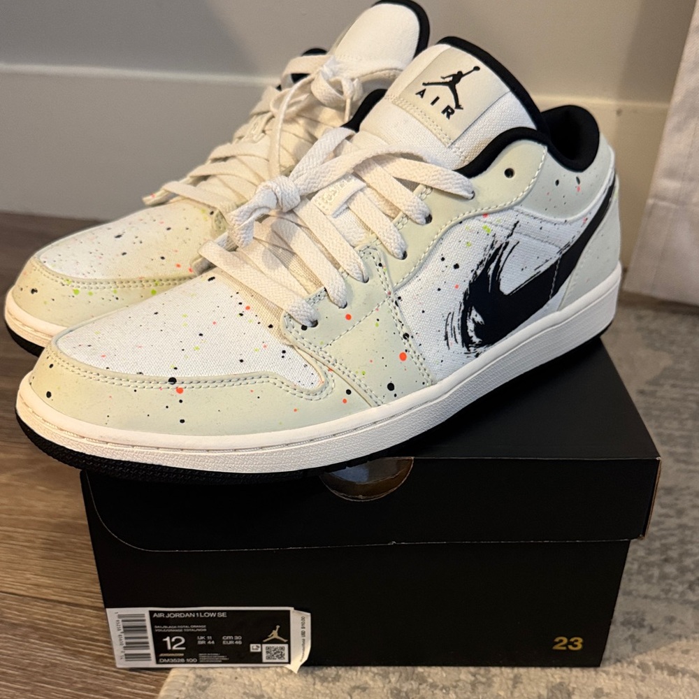 Air Jordan Low SE Sneakers